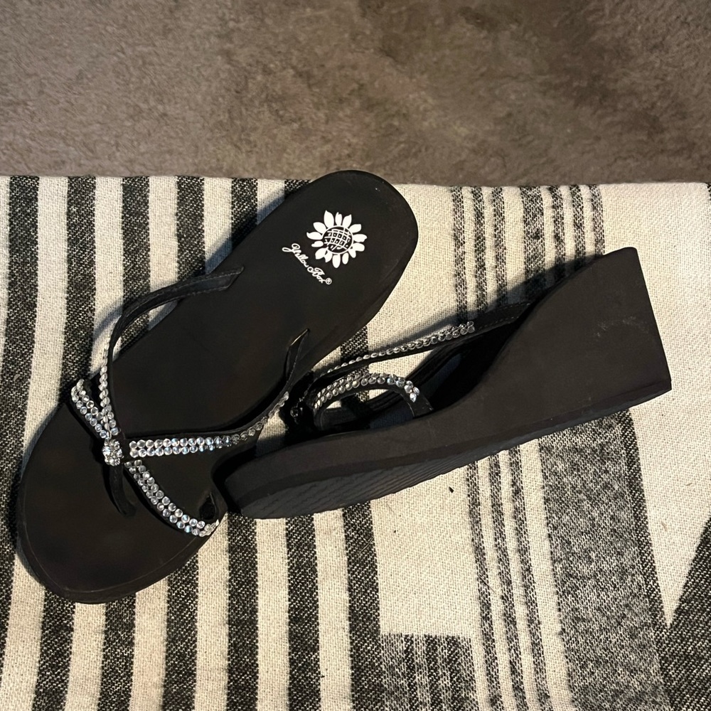 Yellow box wedges in good used condition. Size 10